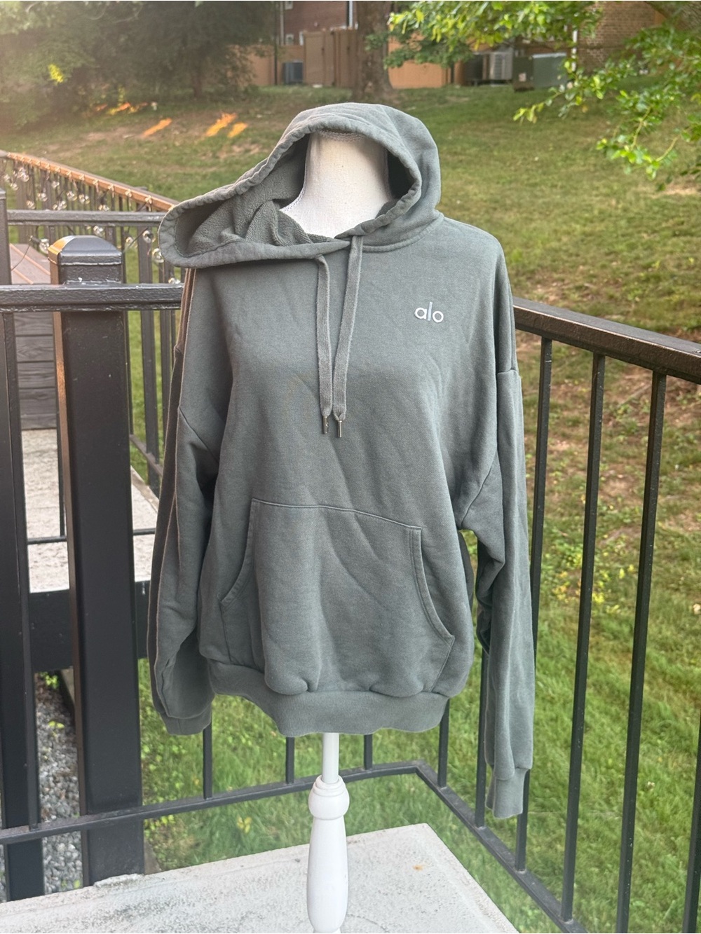 Alo Yoga Accolade Hoodie Size Large